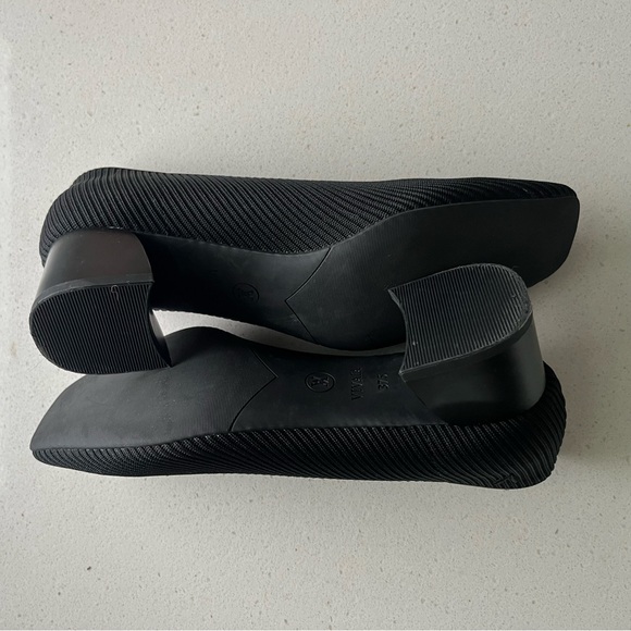 Vivaia Melody Block Heel 37.5 (runs SMALL) - Picture 4 of 7